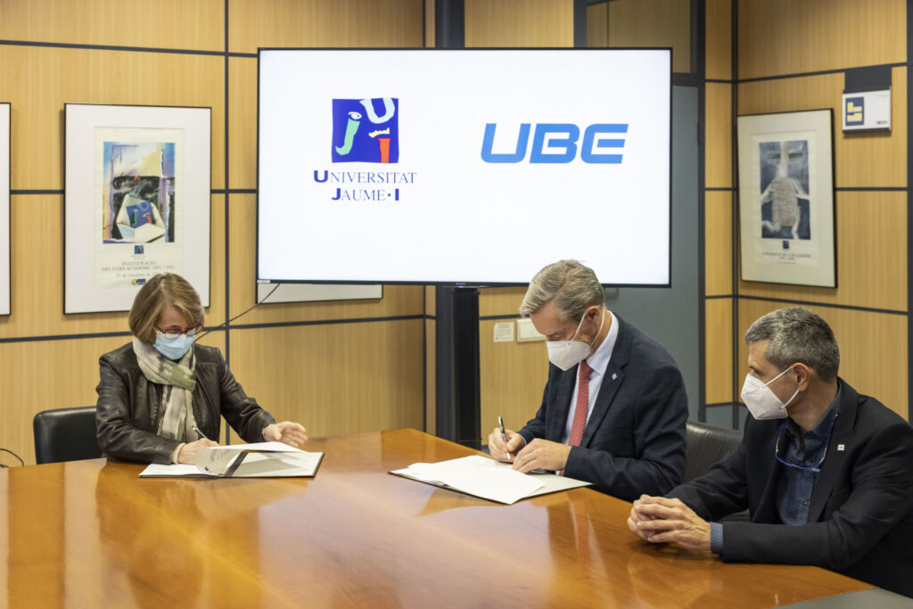 UJI UBE sign on agreement to establish Chair of Sustainable Plastics
